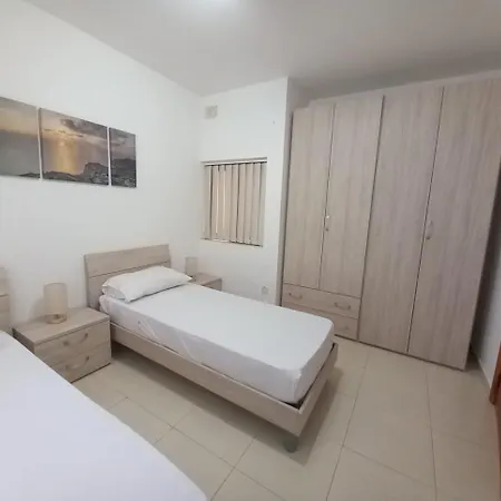 Splendor Apartment *